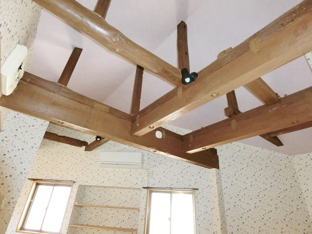 敷礼０！山小屋な天井 202の内観