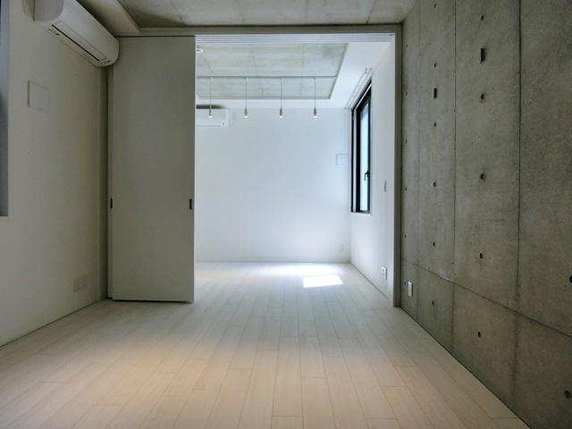 半地下ギャラリー空間 104の内観