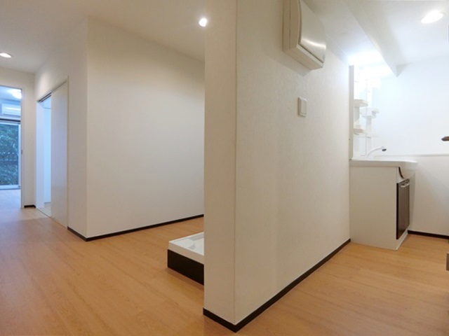 緑香る小高い丘で 206の内観