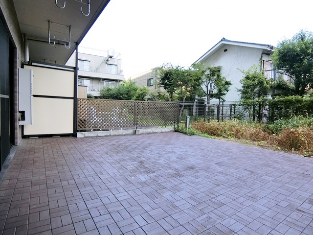 広々庭付き琉球風 105の内観