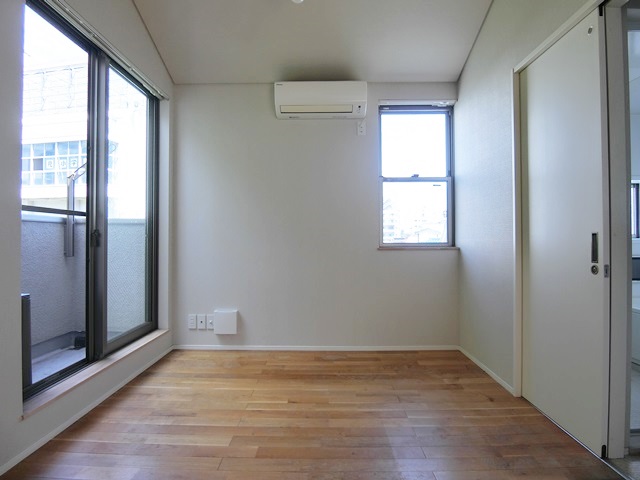 障子越しの千駄木緑 9の内観