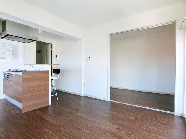 バルコニーだらけ！ 305の内観