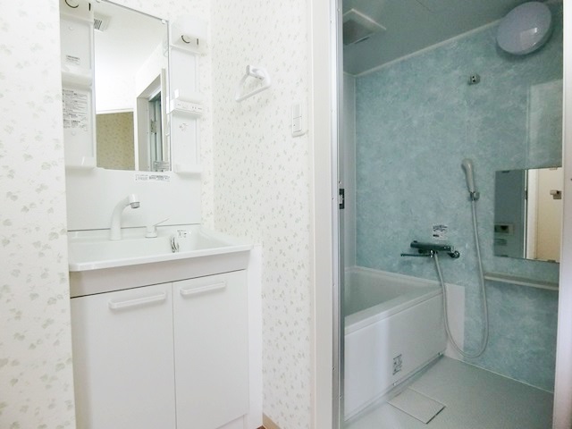 バルコニーだらけ！ 305の内観