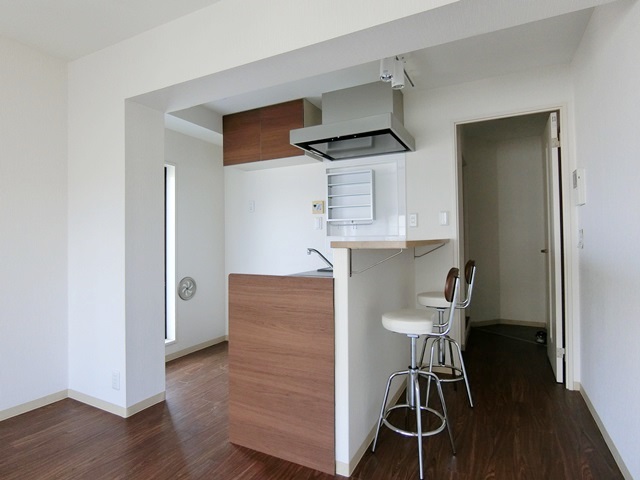 バルコニーだらけ！ 305の内観