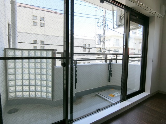 バルコニーだらけ！ 305の内観