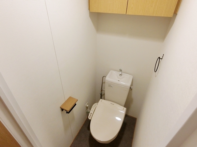 可愛いキッチンと無垢床 506の内観