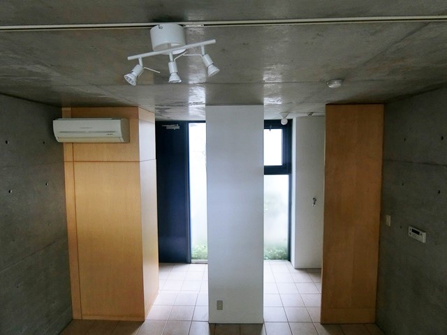 光の階段を上って 1の内観
