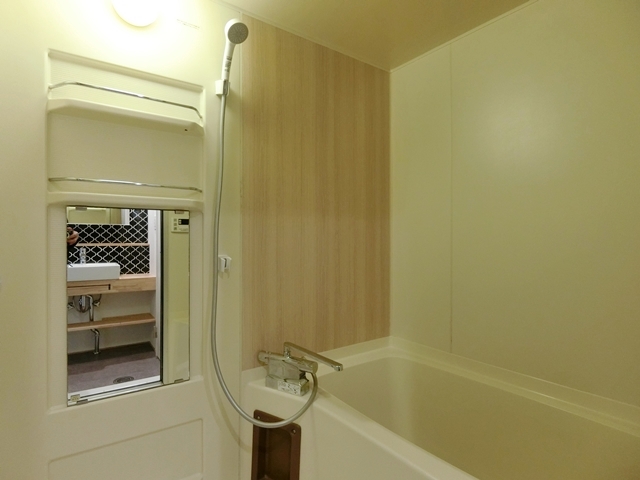 アウトドアリビング 102の内観