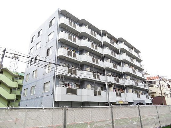 アウトドアリビング 102の外観