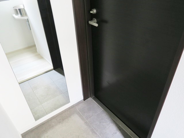 コンクリ壁が魅力 502の内観