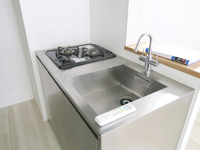 コンクリ壁が魅力 502の内観