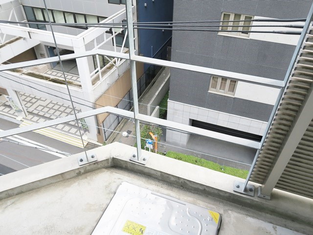 コンクリ壁が魅力 502の内観