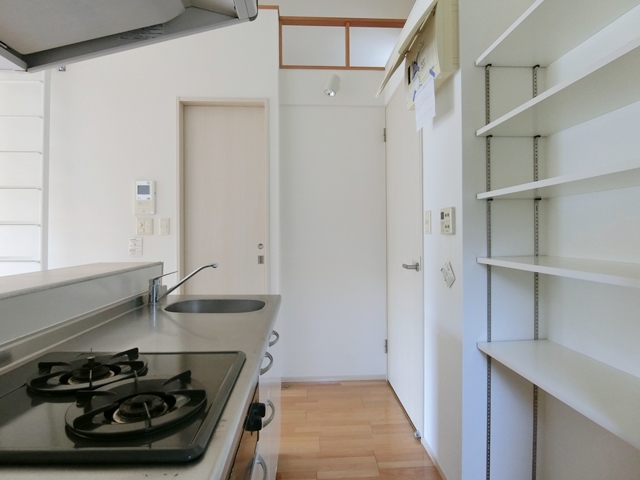 妥協しないシロカネーゼ 304の内観