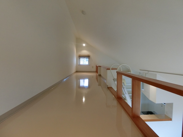 妥協しないシロカネーゼ 304の内観