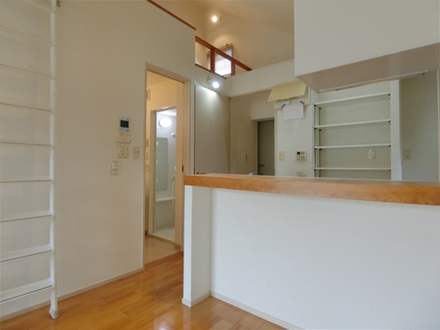 妥協しないシロカネーゼ 304の内観