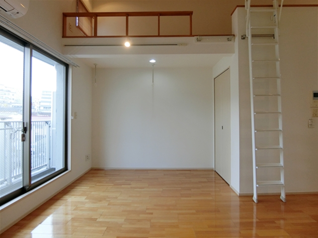 妥協しないシロカネーゼ 304の内観