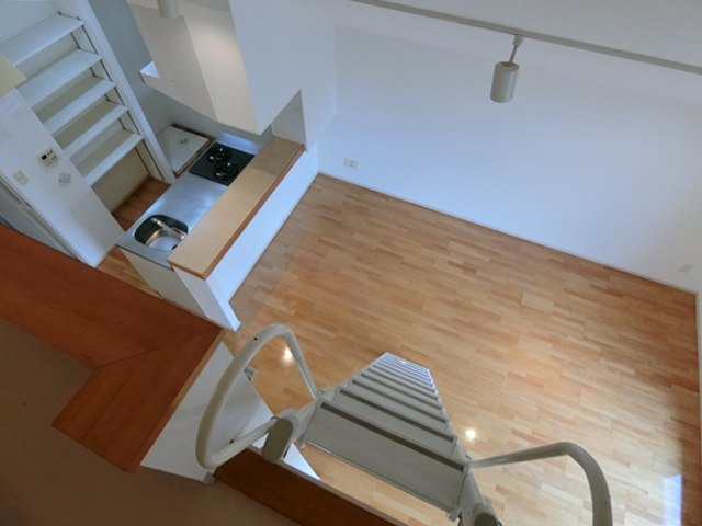 妥協しないシロカネーゼ 304の内観