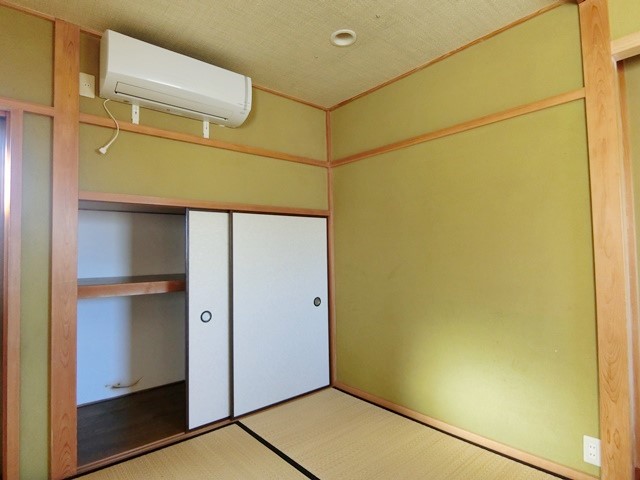 レトロリビングと茶室 201の内観