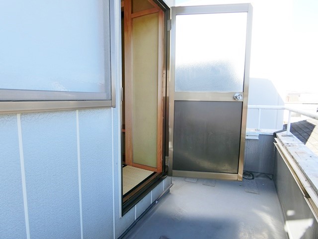 レトロリビングと茶室 201の内観