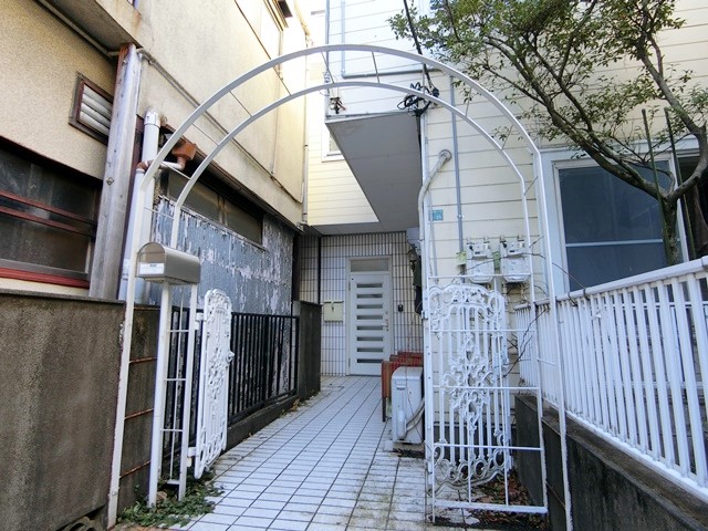 レトロリビングと茶室 201の外観