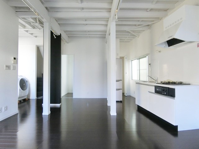 レトロリビングと茶室 201の内観