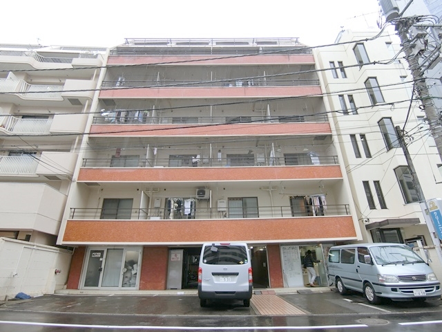 夢の新宿暮らし！② 402の外観