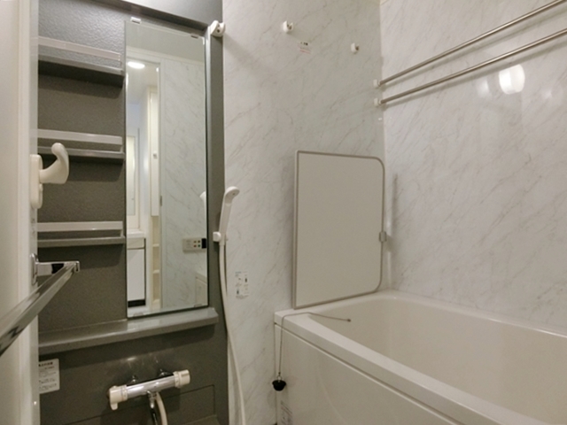 緑が見えるバルコニー 204の内観