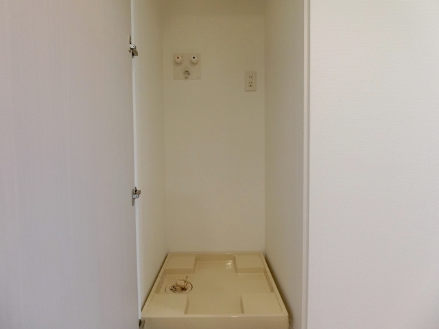 緑が見えるバルコニー 204の内観