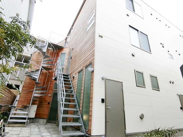 甘すぎず、大人すぎず 102の外観