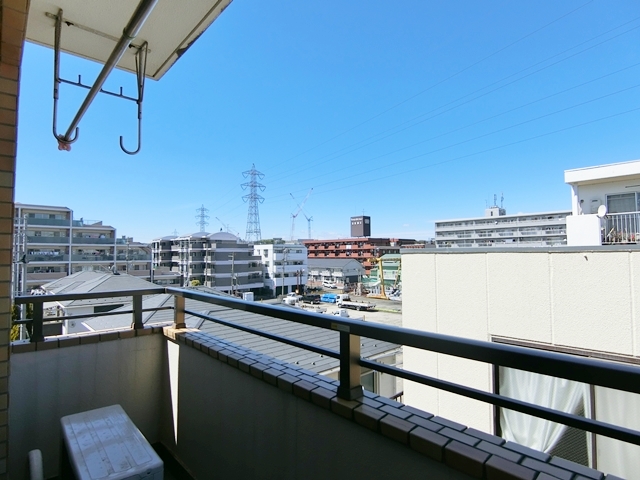 距離なんて気にしない 405の内観