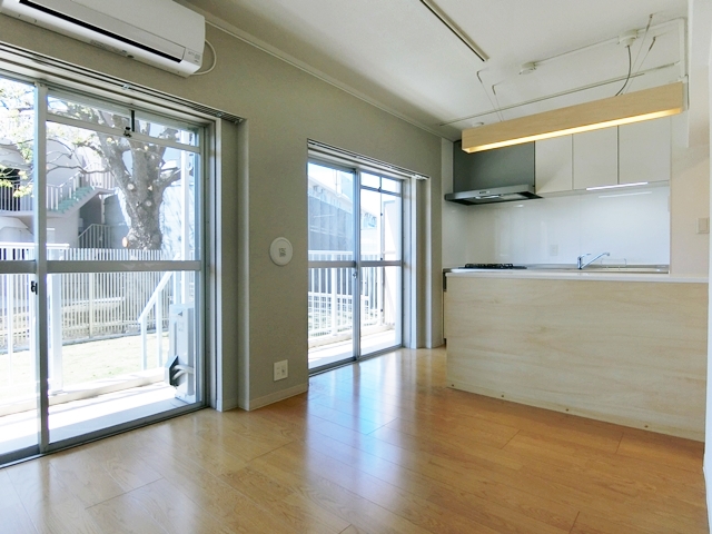 ニワアリマス 107の内観