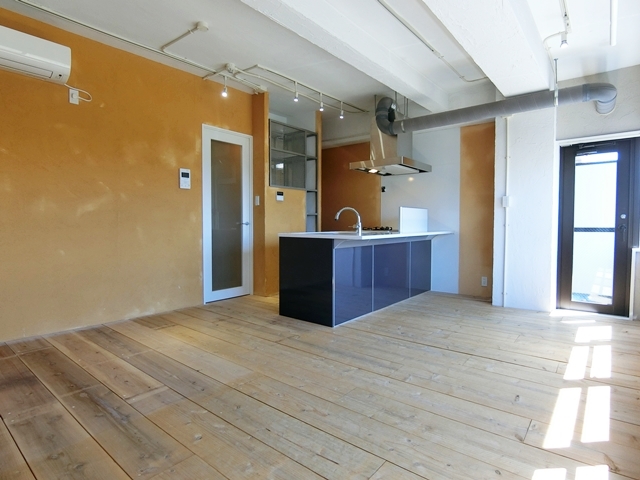 手間暇かけてます。 304の内観