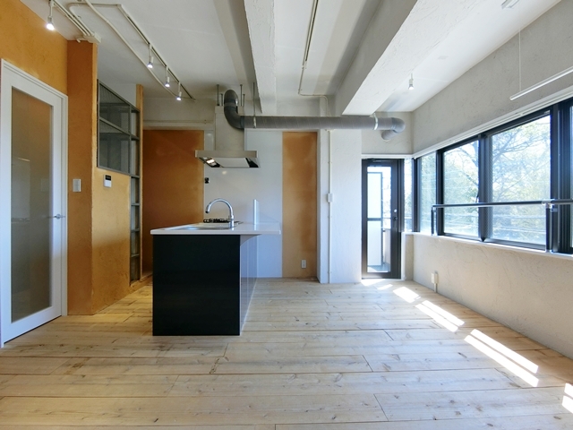 手間暇かけてます。 304の内観