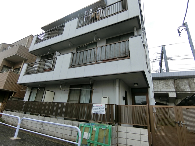 パステルカラーが映える 202の外観