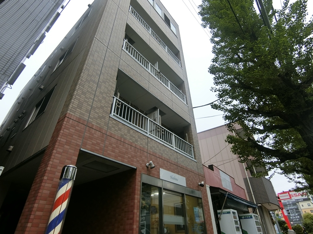 二人をつなぐルーバル 5Aの外観