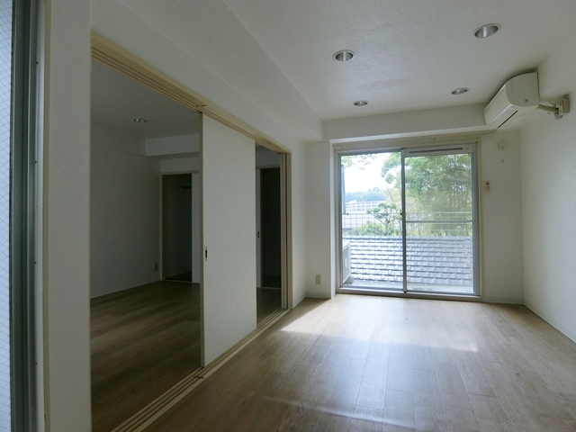竹林の風の吹き抜ける 203の内観