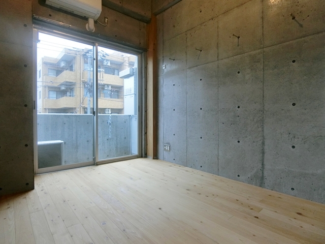 ヒノキの香りに包まれて 301の内観