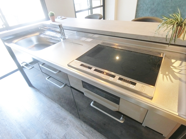 自慢の部屋で贅沢リノべ 204の内観
