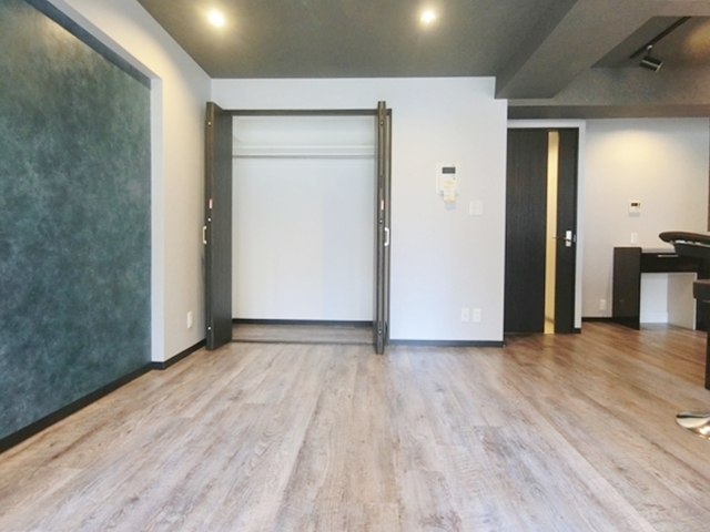 自慢の部屋で贅沢リノべ 204の内観