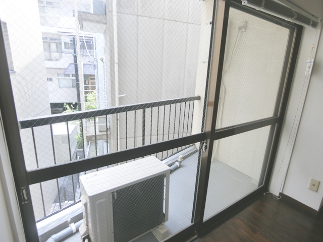 この古さこそ価値！ 303の内観