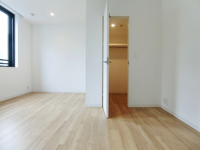 注目を集める街で暮らす 301の内観