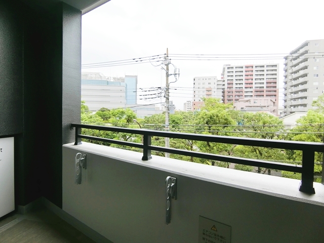注目を集める街で暮らす 301の内観
