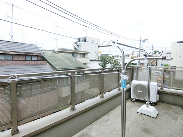 人気の街と間取りで暮らす 201の内観