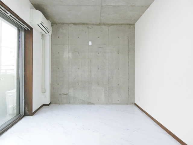コンクリートの館 303の内観