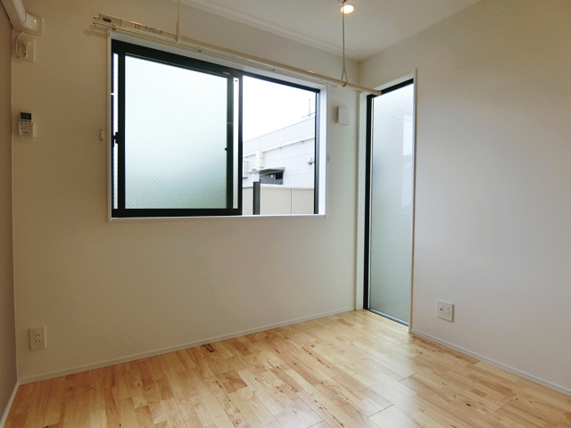 ダブルート野方③ 202の内観