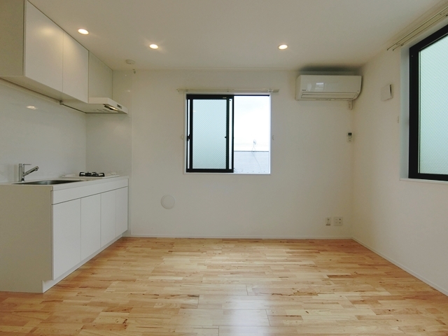 ダブルート野方(最上階) 301の内観