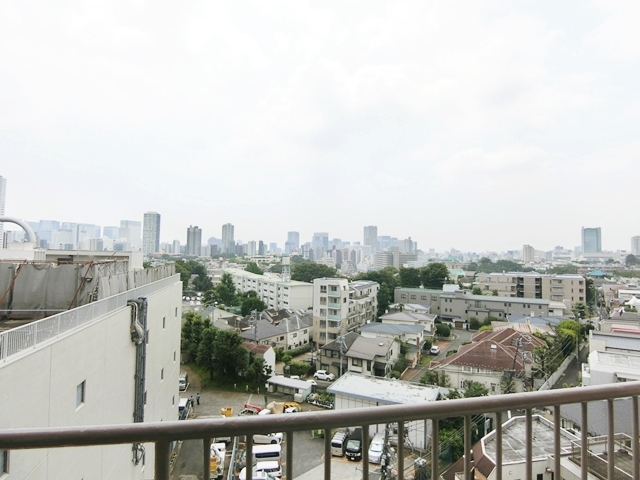 高級住宅街で海外暮らし 902の内観