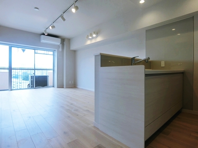 高級住宅街で海外暮らし 902の内観