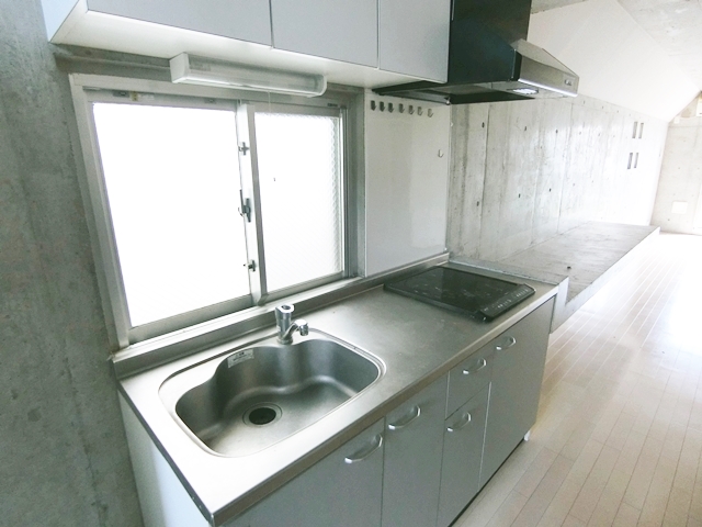 サンカク、三角、△！ 403の内観