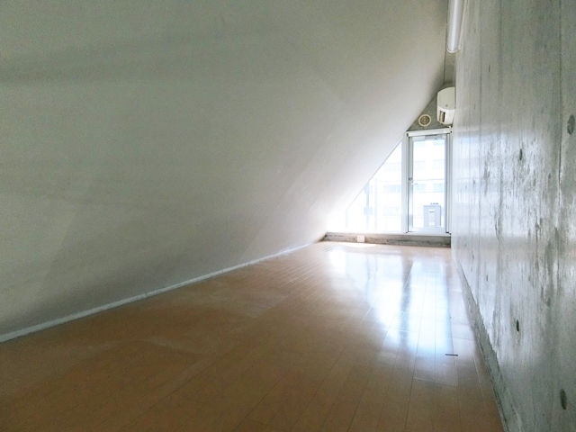 サンカク、三角、△！ 403の内観